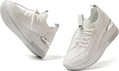 Productafbeelding van Dames sportschoenen. Comfortabele, ademende en moderne schoenen in de kleur wit, maat 39 EU