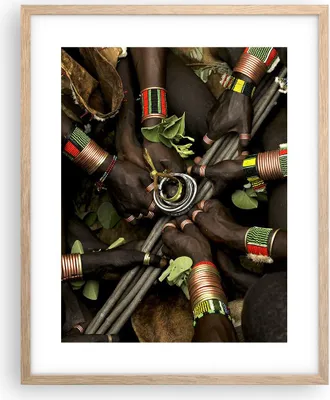 Produktbild von Gerahmtes Poster - Rahmen in heller Eiche - Äthiopien Ritual Stamm - 40x50 cm - Wand Bild - Wanddeko - Wandbilder - Wandposter - Bilderrahmen - Bilder - Kunstdruck - Wandbild - P2NPA40x50-4146