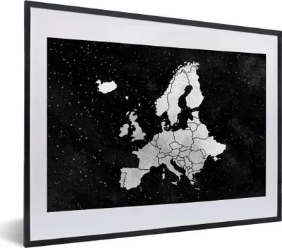 Produktbild von MuchoWow® Gerahmtes Poster Europa-Karte auf Sternenhintergrund von Aquarell - schwarz und weiß 40x30 cm - Poster mit Schwarzem Bilderrahmen Wandposter Rahmen Foto Bilder - Bilderrahmen - Poster im Rahmen