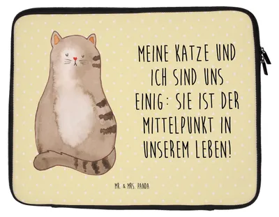 Produktbild von Mr. & Mrs. Panda Laptop Sleeve Katze Sitzen 27 x 36 cm - Gelb Pastell - Geschenk, Laptoptasche, Cats, Katzen, Notebooktasche, Herz, Schutzhülle, Tasche, Cat, Hülle