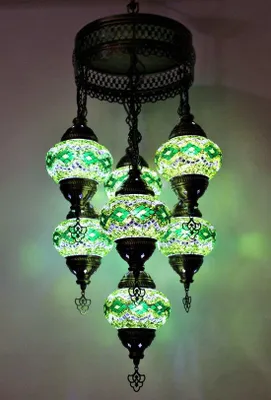 Produktbild von 7-globige Hängelampe aus grünem Mosaikglas - Türkische Hängelampe mit 7 Mosaikglaskugeln - Orientalische Deckenleuchte