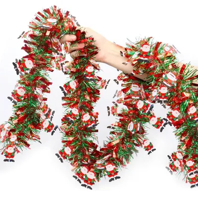 Produktbild von Weihnachtsgirlande Lametta Rot & Grün mit Weihnachtsmann 2M