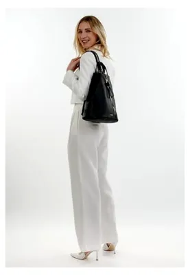 Produktbild von Rucksack Martha Damen Uni schwarz