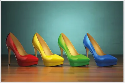 Produktbild von Wallario Wandbild Bunte Schuhe - High Heels für Frauen, Größe: 61 x 91,50 cm, Poster mit weißem Aluminiumrahmen