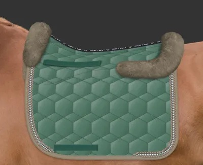 Image de Chabraque de dressage Mattes CRYSTAL DR L tissu matelassé racing green peau d'agneau boue