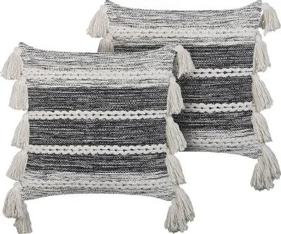 Zdjęcie produktu dla BELIANI 2 poduszki czarne z szarym bawełniane 45 x 45 cm z frędzlami styl boho z wypełnieniem