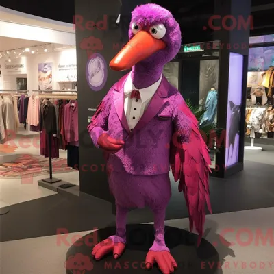 Produktbild von Lila REDBROKOLY Flamingo Maskottchen Kostüm Charakter gekleidet mit einem Anzug Hose und Schals