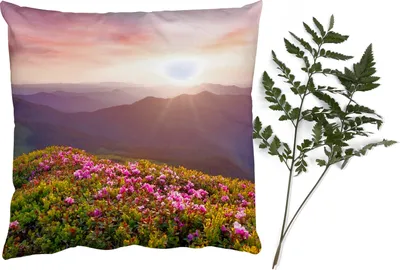 Produktbild von MuchoWow® Zierkissen Sofakissen Wohnzimmer Dekokissen 50x50 cm Blumen - Berg - Sonnenuntergang - Landschaft - Komfort - Sofakissen