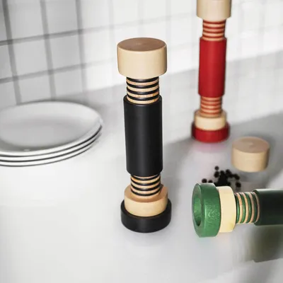 Produktbild von Alessi Wood Pepper Mill (Art.-Nr. MP0215, EAN 8018831002898)