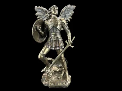 Obrázok produktu pre Veľký archanjel Michael – dekoratívna figúrka z bronzovej farby, ručne maľovaná, 18,5 cm × 13 cm × 32 cm, model WU74700A4