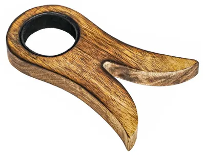 Produktbild von Handgefertigter Hornständer aus Holz mit Wildlederauskleidung