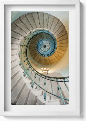 Produktbild von Wendeltreppe– Wandbild mit Rahmen – Gerahmtes Bild  – Wanddekoration – 40x60 cm – Weiß