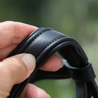 Produktbild von Kieffer Trensenzaum Ultrasoft Deluxe schwarz englisches Reithalfter Stirnband mit Swarosvki, Größe Pferd:VB