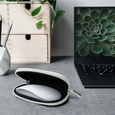 Produktbild von kwmobile Hülle kompatibel mit Apple Magic Mouse 1 / 2 - Neopren Hülle für PC Mouse Schutzhülle - Computer Maus Tasche - Neopren Tasche für PC-Maus -