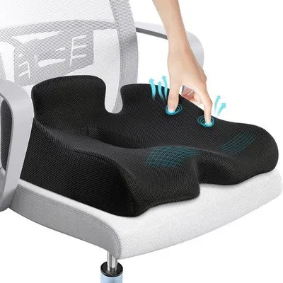 Produktbild von Famanu Sitzkissen für Ischias und Rückenschmerzlinderung - Gedächtnisschaum Stützkissen - Auto, Rollstuhl, Gamingstuhl - Schwarz