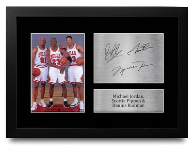 Productafbeelding van A4-formaat foto in lijst van basketballende legendes