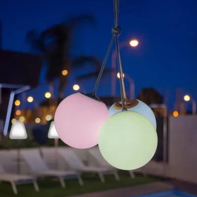 Zdjęcie produktu dla Akumulatorowa lampa wisząca LED w kształcie kuli Norai z pilotem Grey Round