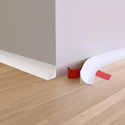 Imagen del producto de Tira decorativa autoadhesiva flexible de TPE, de 3 metros de longitud y 15x15 mm, para molduras de paredes y techos