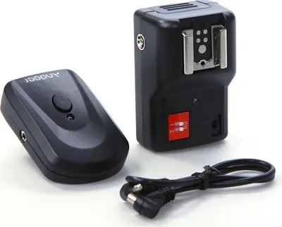 Produktbild von 4 Channels Wireless Remote Speedlite Flash Trigger Universal fš¹r Canon Nikon Pentax Olympus PT-04GY kompatibel mit Canon Nikon Pentax Sunpak Vivitar