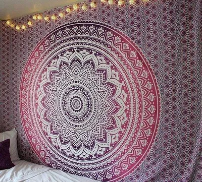 Produktbild von Unyqoos® Mandala-Wandteppich aus Indien – Boho Wandbehang in Rosa Ombre, 100% Baumwolle, 208 x 232 cm, vielseitig einsetzbar