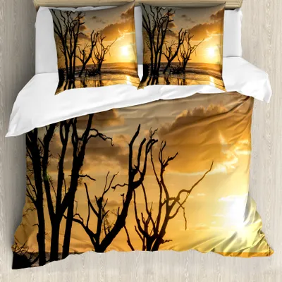 Produktbild von ABAKUHAUS Schwemmholz Bettbezug, Sonnenaufgang am Strand Bäume, Milbensicher Allergiker geeignet mit Kissenbezügen, 155 cm x 220 cm - 80 x 80 cm, Orange