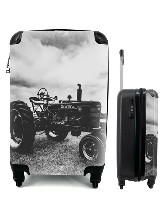 Produktbild von MuchoWow® Koffer Handgepäck Trolley Rollkoffer Kleine Reisekoffer mit 4 Rollen - Traktor - Schwarz - Weiß - Bauernhof - Vintage - Cabin Size < 55x40x23 cm & 55x40x20 cm - Fotokoffer - Kabinenkoffer - Boardgepäck - Reise-Box - Reisekoffer - Reisegepäck - Koffer mit Bild - Trolley für Kinder