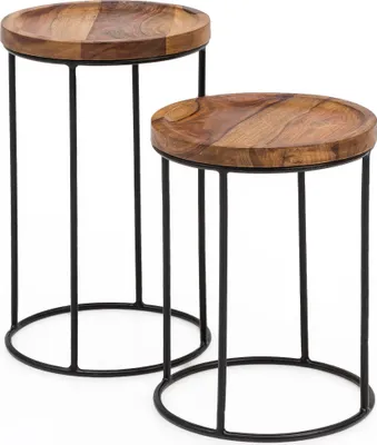 Satztisch Set WL5.661 Sheesham mit zwei runden Holzplatten in Natur- und Dunkelbraun auf schwarzen Metallgestellen, Gesamtansicht.