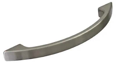 Imagen del producto de Tirador de mueble de zamak con acabado en níquel satinado, de 96 mm