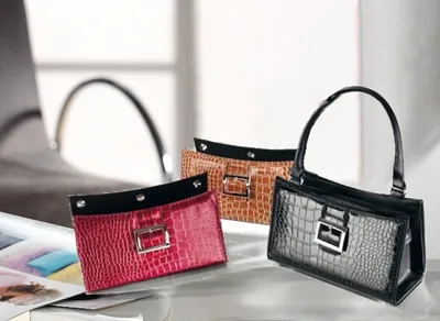Produktbild von 3in1 Chamäleon Handtasche mit Umhängeriemen, Schwarz, Rot, Braun, 26-29x15x7,5 cm