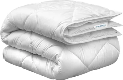 Produktbild von Schiesser 4-Jahreszeiten Bettdecke Lykke | 3 in 1 | 2 zusammenknöpfbare Steppdecken für Sommer und Winter | Faserfüllung aus recyceltem Polyester | für Allergiker geeignet | schadstoff |  | hergestellt in Europa | 135x200cm