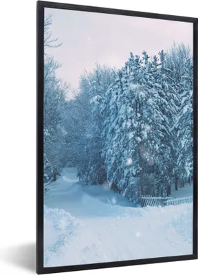 Produktbild von MuchoWow® Gerahmtes Poster Wald - Schnee - Winter 60x90 cm - Poster mit Schwarzem Bilderrahmen Wandposter Rahmen Foto Bilder - Kunst