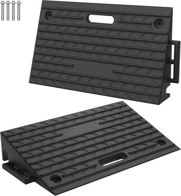 Productafbeelding van Rubberen Stoeprandhelling - Oprijplaat Drempel - Drempels Overbruggen - Antislip Ontwerp - 2 stuks 50x32x10cm - Zwart