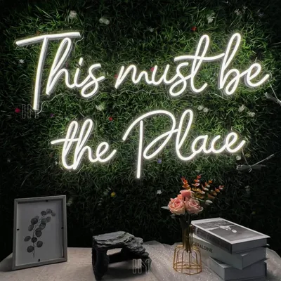 LED-Neonbord "This Must Be the Place", 40x26 cm, weiß