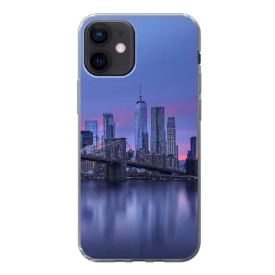 Produktbild von MuchoWow® Handyhülle Schutzhülle Hülle für iPhone 12 New York - Wasser - Brücke Silikon Softcase Handy Hülle - Schutzhülle
