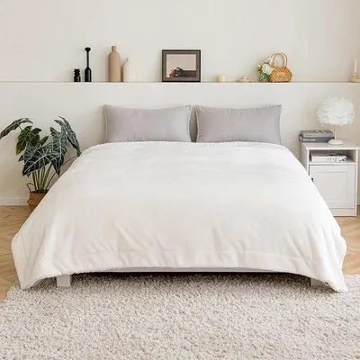 Zdjęcie produktu dla Unyqoos® – Ciepły koc do przytulania, dwustronny, wykonany z polaru Sherpa i flaneli, z mikrofibry, 130 x 150 cm, biały, idealny jako narzuta na sofę, łóżko lub w podróży