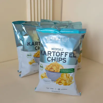 Produktbild von HEIMATGUT – Kartoffelchips mit Meersalz, vegan und frei von Zusatzstoffen – 8 x 125g