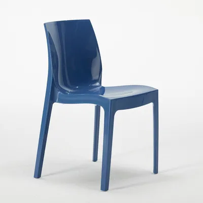 Produktbild von 18 Ice Grand Soleil Stühle aus Polypropylen für Restaurants und Bars Stock - Blau