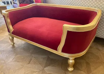 Produktbild von Casa Padrino Barock Hundebett & Katzenbett Bordeauxrot / Gold - Handgefertigtes Hunde & Katzen Sofa im Barockstil - Barock Hunde & Katzen Möbel - Barock Tiermöbel