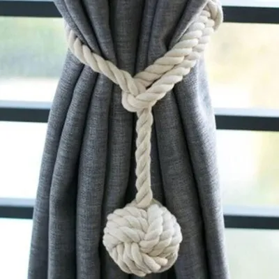 Produktbild von Set aus 2 handgestrickten Gardinenhaltern aus einem einzigen Baumwollknäuel, zur Dekoration von Gardinen zu Hause und im Büro, beige