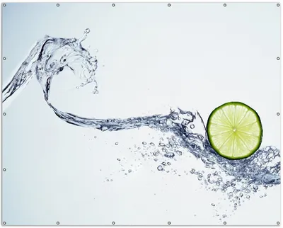 Produktbild von Wallario XXL Outdoor-Poster für Garten oder Balkon, Motiv Limettenscheibe in spritzigem Wasser, in ca. 250 x 200 cm