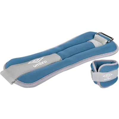 Immagine prodotto di Umbro Weight Cuffs Pesi per gambe e braccia - 2 pezzi da 500Gr - Regolabili con velcro - Vestibilità comoda - Grigio/Blu