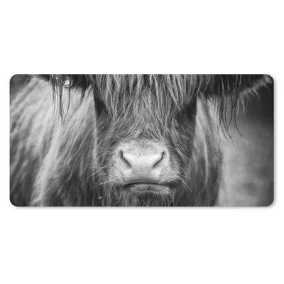 Produktbild von MuchoWow® Schreibtischunterlage Schottischer Highlander - Kuh - Schwarz - Weiß - Tiere 80x40 cm - XXL Mauspad - Gaming Mauspad