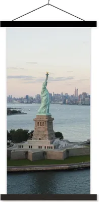 Produktbild von MuchoWow® Textilposter New York - Freiheitsstatue - Amerika 60x120 cm mit schwarzem Rahmen - Magnete