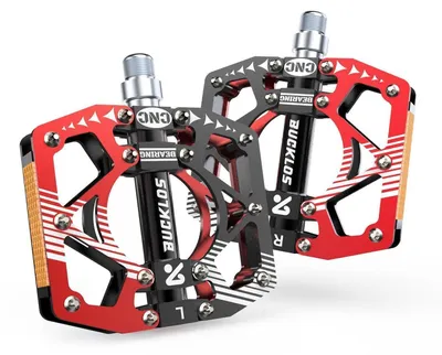 Obrázok produktu pre Hliníkové platformové pedále pre horské bicykle, 9/16", CNC výroba, protišmykové kolíky, čierno-červená farba