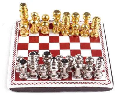 Produktbild von Puppenhaus Miniaturen 1 12 im 321bay Bastelshop | Mini Schachbrett mit Schachfiguren (1 Set)