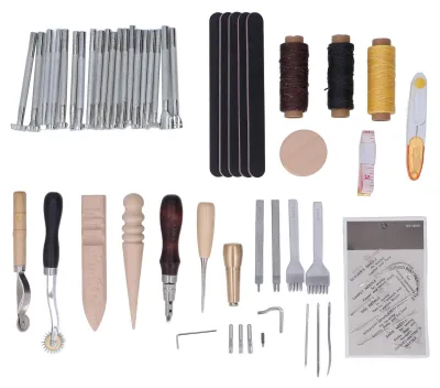 Produktbild von Lederbearbeitungsset, 59-teilig, DIY-Werkzeugset zur Herstellung von Lederhandwerksprojekten mit klarer Textur, Edelstahl und Buchenholz.