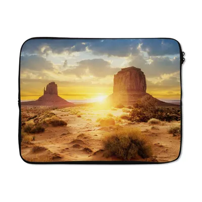 Produktbild von MuchoWow® Laptop Hülle 17 Zoll Laptoptasche Sonnenuntergang - Felsen - Landschaft - Horizont - Zipper - Schutzabdeckung