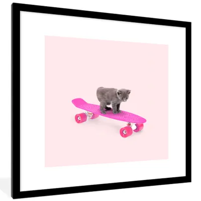 Produktbild von MuchoWow® Gerahmtes Poster Katze - Kätzchen - Tiere - Skateboard - Rosa 40x40 cm - Poster mit Schwarzem Bilderrahmen Wandposter Rahmen Foto Bilder - Poster - Plakat im Rahmen