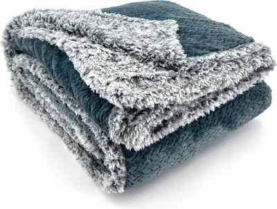 Produktbild von heimtexland ® Super flauschige Sherpa Fell Kuscheldecke Samt Flanell Wohndecke Dick Warm 200x150 cm Typ781 Anthrazit Grau