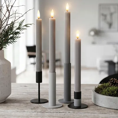 Produktbild von LED Stabkerzen Echtwachs grau, taupe 4 Stück, Timer & Fernbedienung 153309